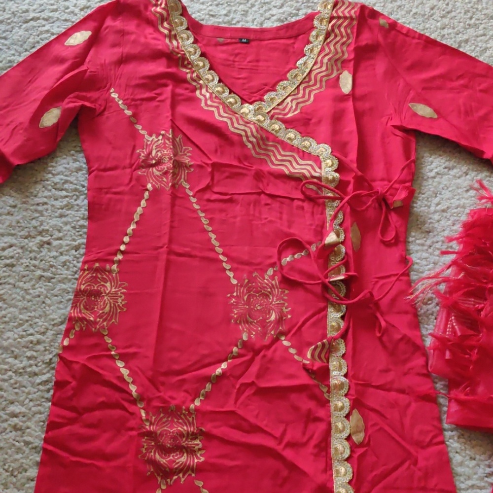 Suit - Picture 4 of 4